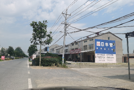 东至如何能保证墙体广告的醒目性？